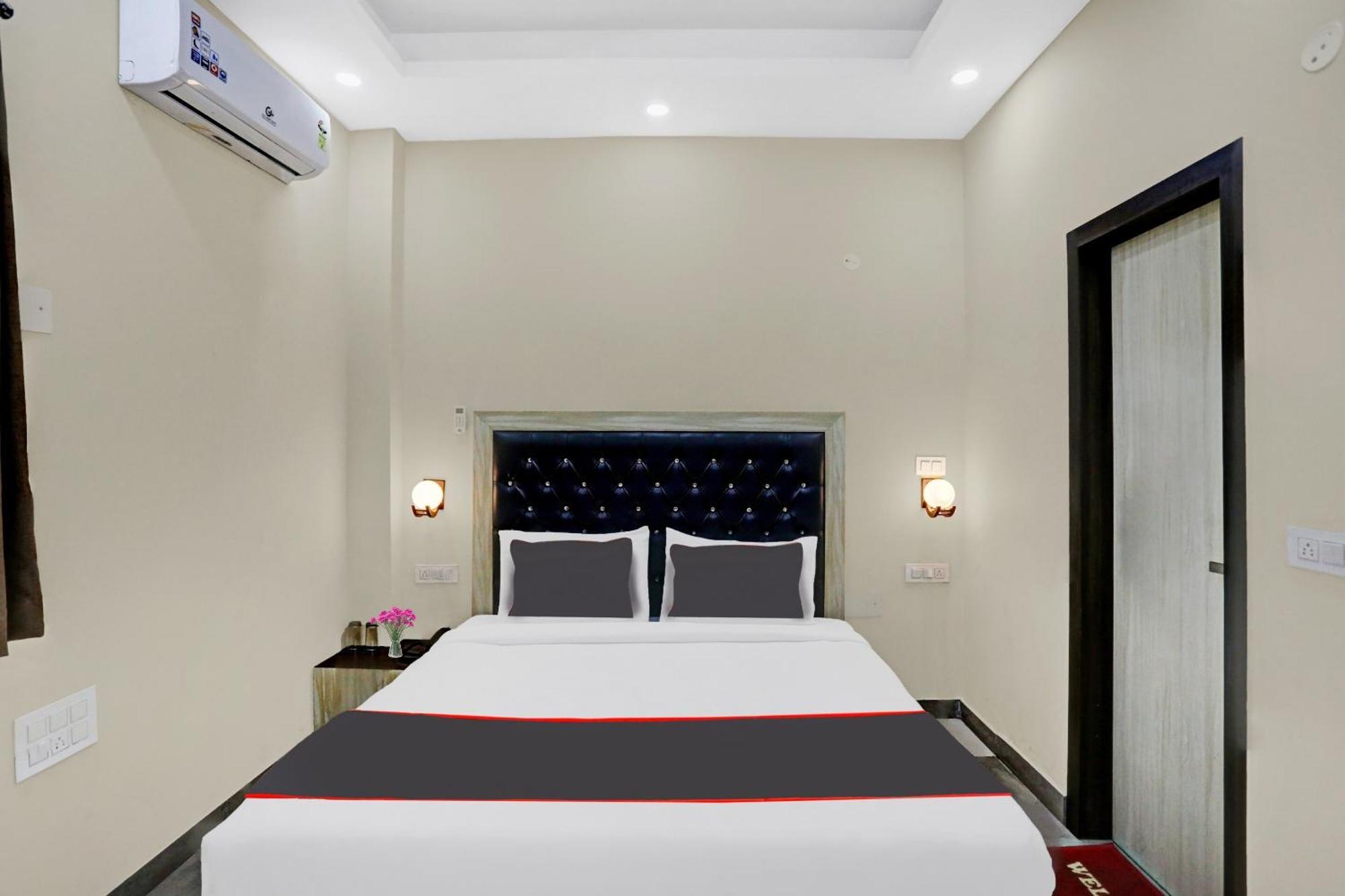 Collection O Metro View Ashok Vihar Near Shalimar Bagh Metro Station Hotel Ню Делхи Екстериор снимка